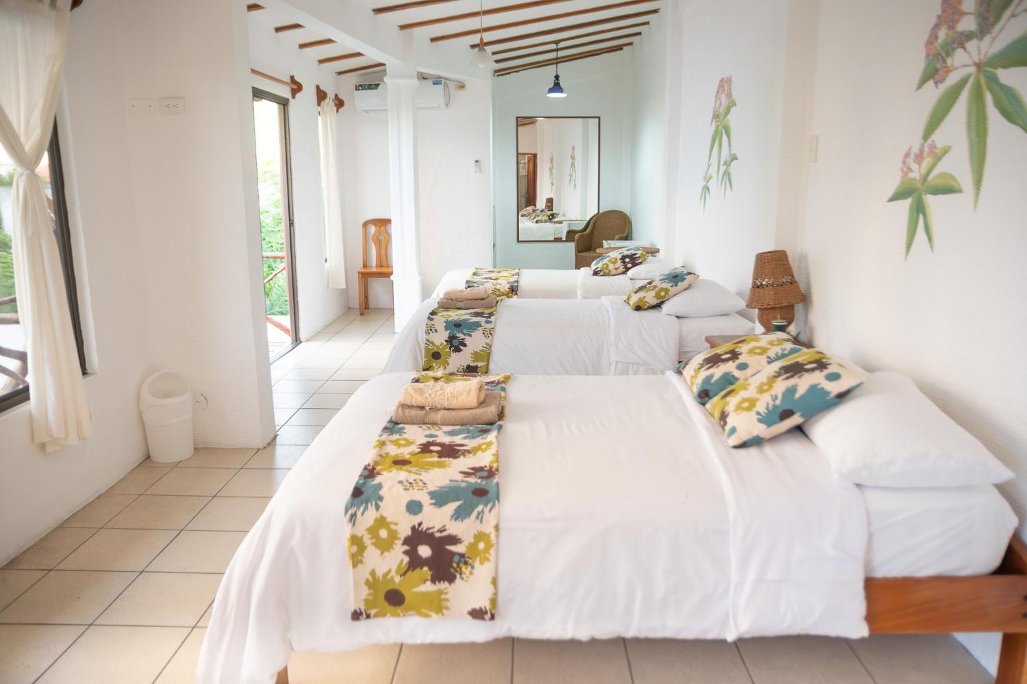 Hotel Miconia Puerto Baquerizo Moreno Kültér fotó